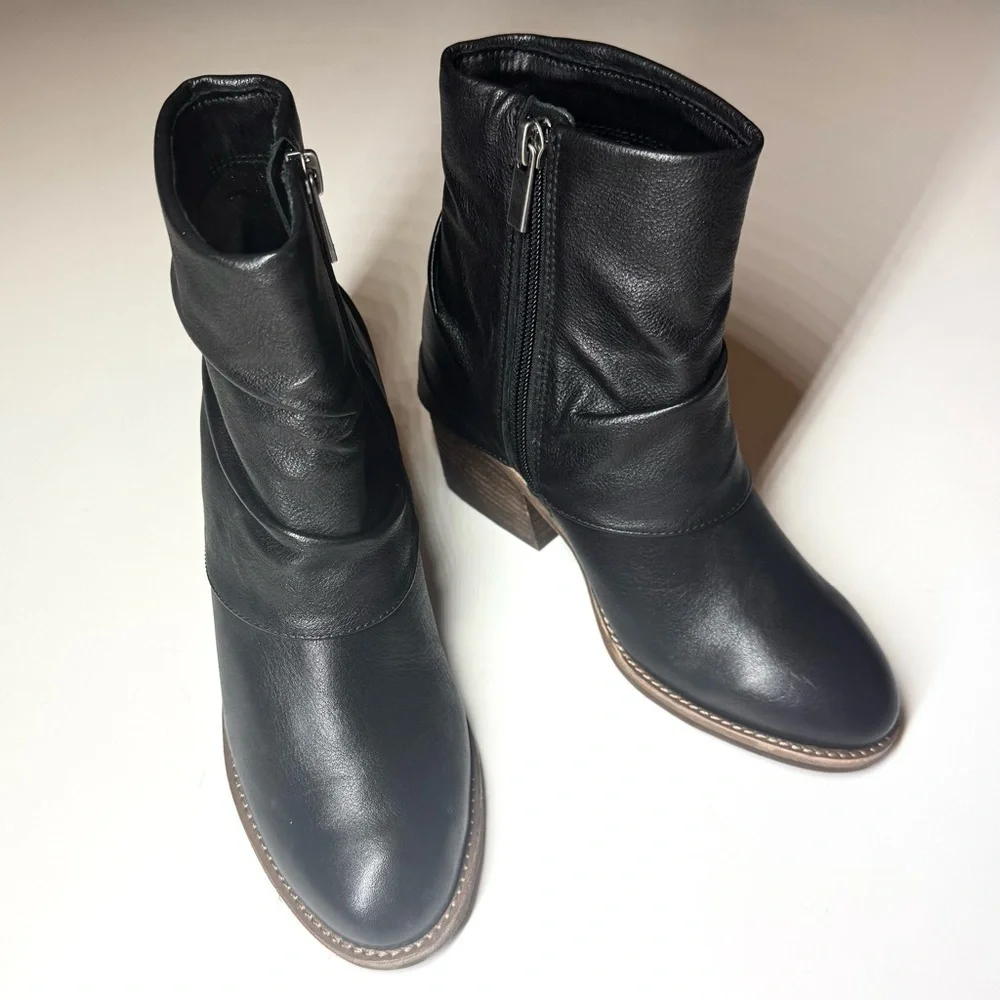 Earth Women’s Savvy Block Black Heel Ruched Casual Booties Size- 5 M